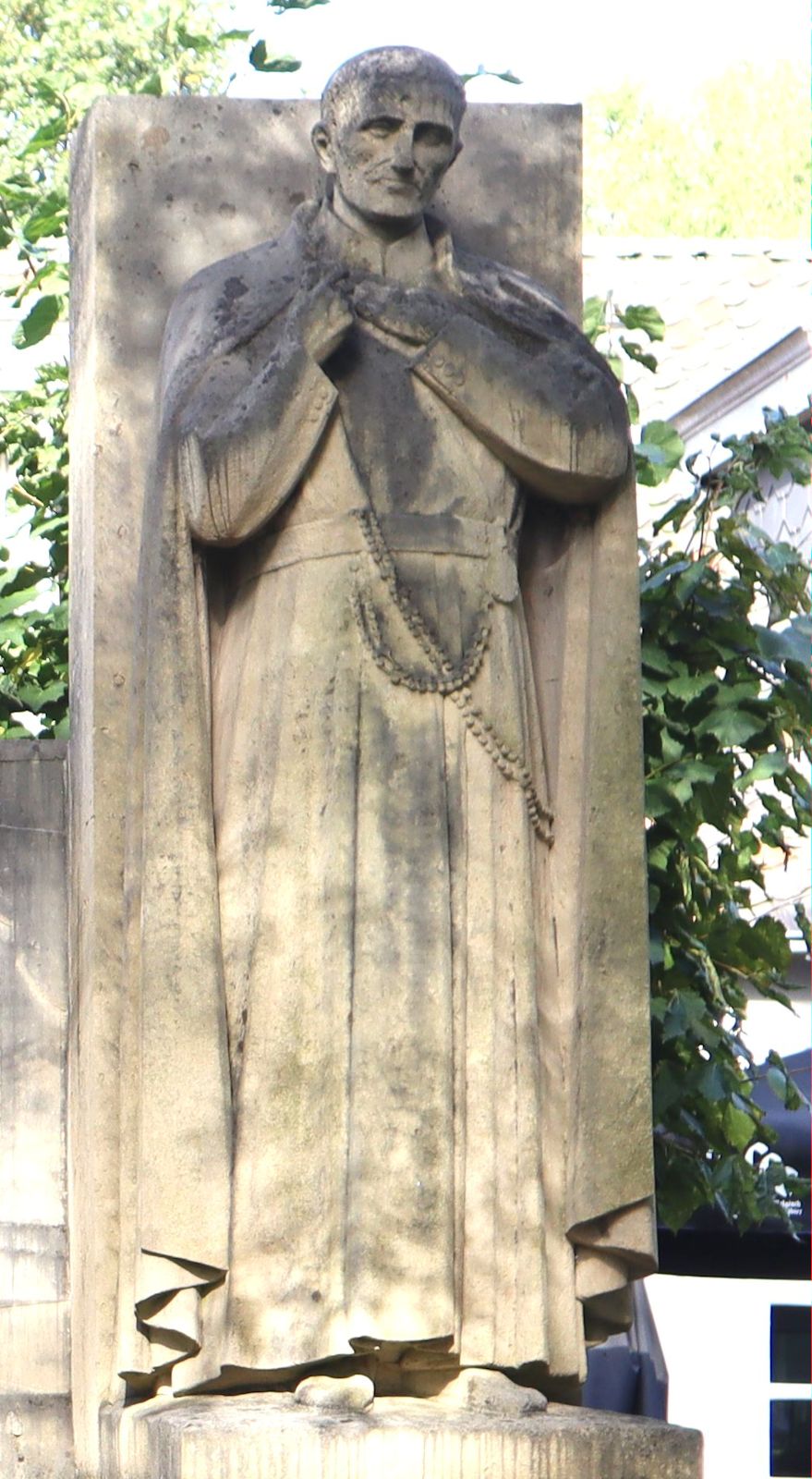 Denkmal im &bdquo;Park der Nächstenliebe&rdquo; am geburtshaus nahe Tilburg