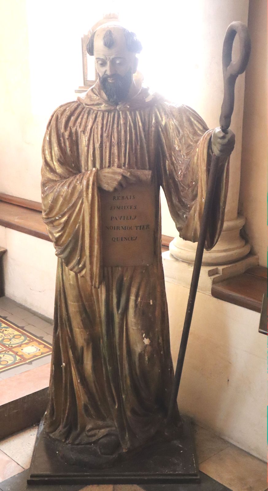 Statue in der Kirche Saint-Philibert in Tournus