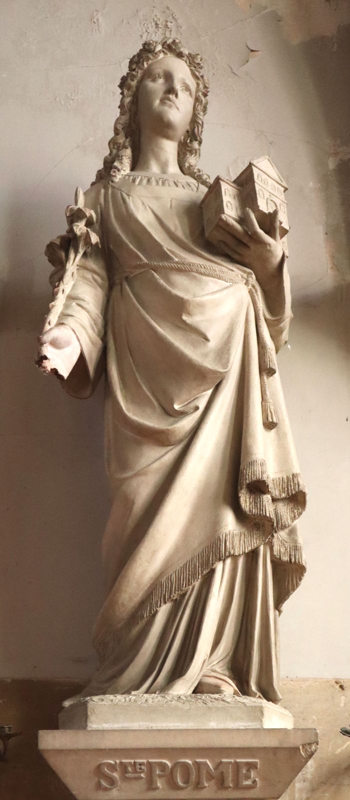 Statue in der Pfarrkirche in Saint-Memmie