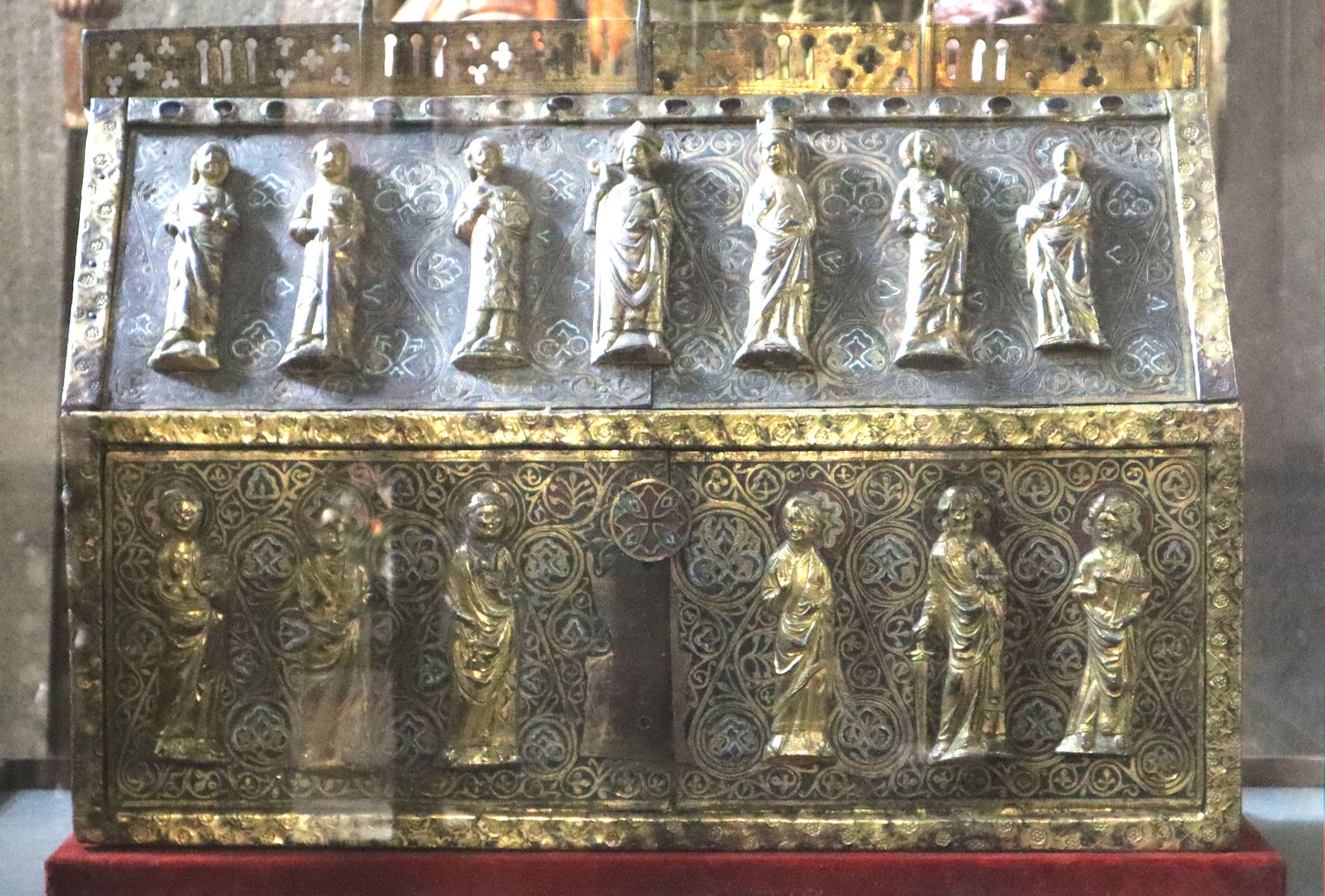 Pontius' Sarkophag, 13. Jahrhudert, in der Pfarrkirche in Sarrancolin