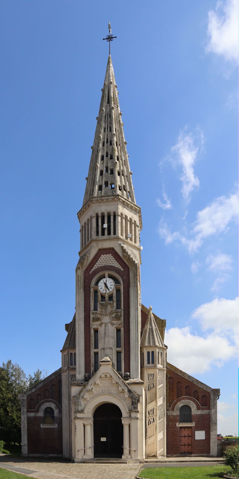 Pfarrkirche in Clastres