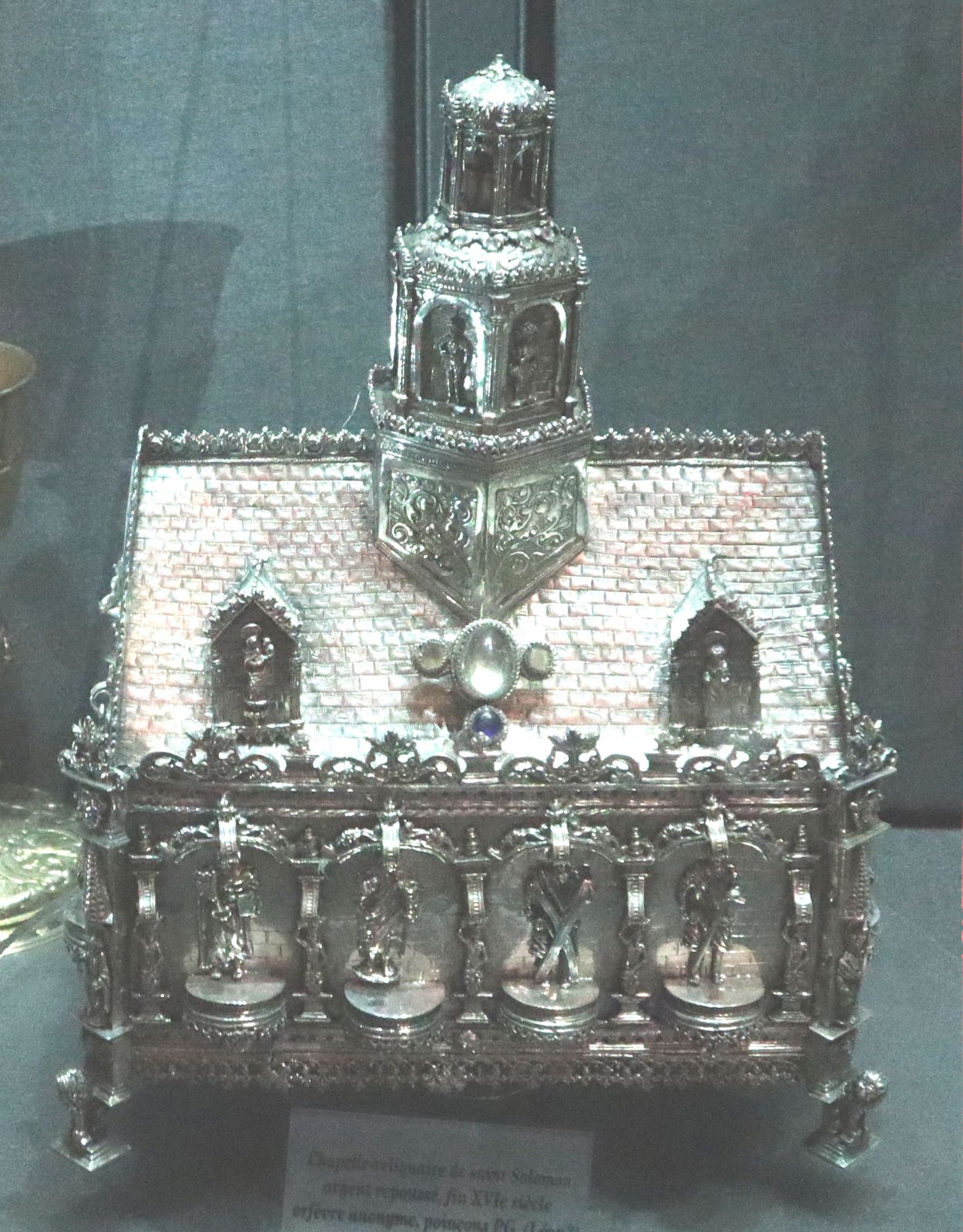 Reliquiar in der Kirche in La Martyre