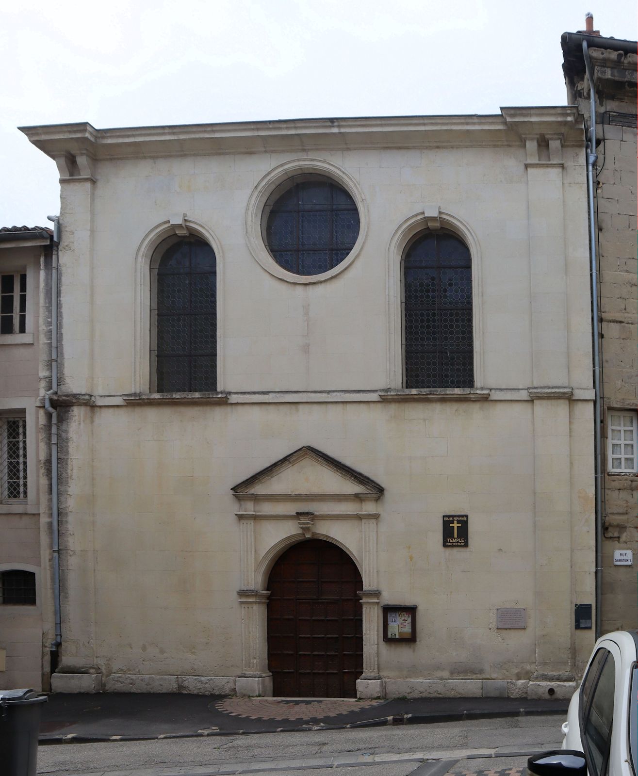schmucklos: Kirche Saint-Ruf heute der protestantantische Tempel in Valence