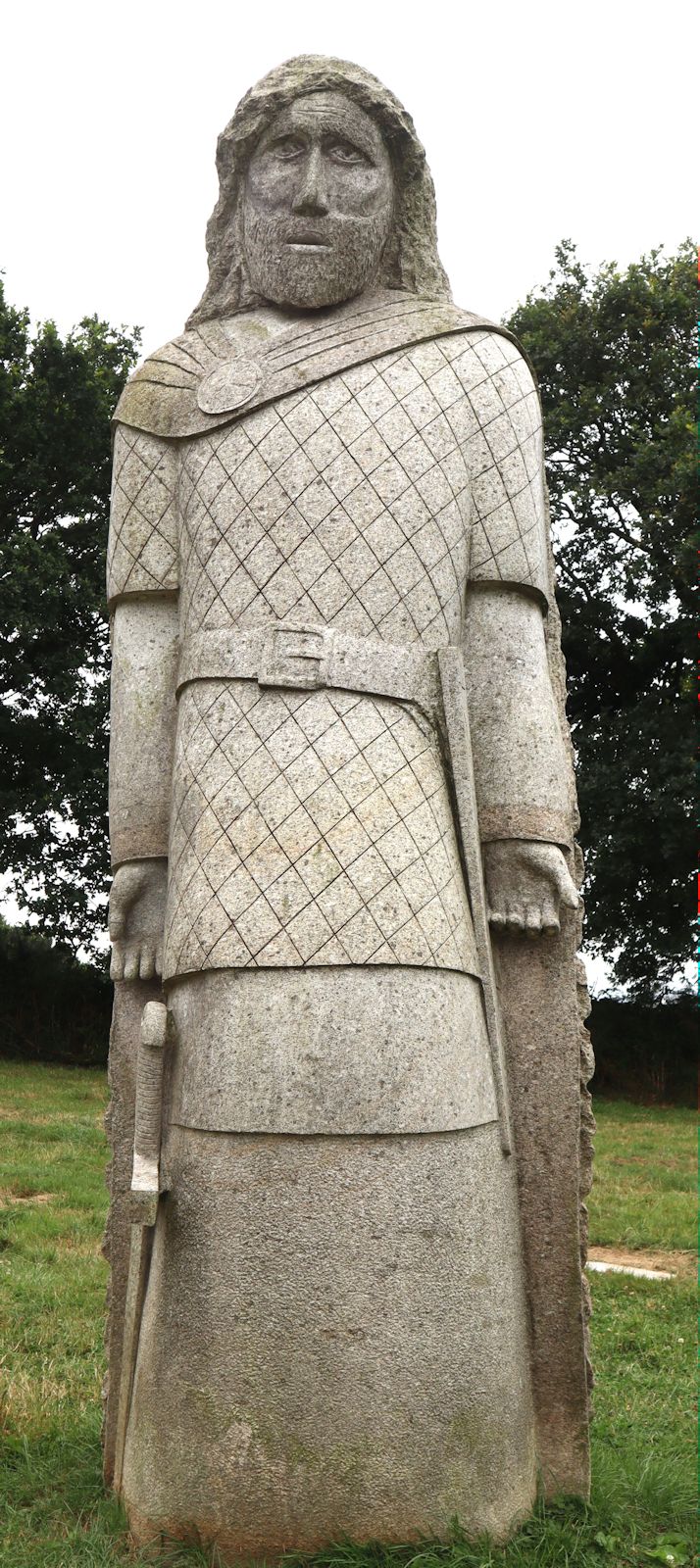 Christophe Le Baquer, Marie Le Scanve: Statue, 2017, im &bdquo;Vallée des Saints&rdquo; nahe Carnoët bei Saint-Brieuc
