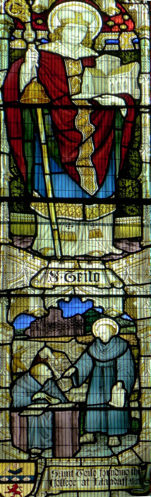 Glasfenster in der Kathedrale in Llandaff, dem Stadtteil in Cardiff in Wales