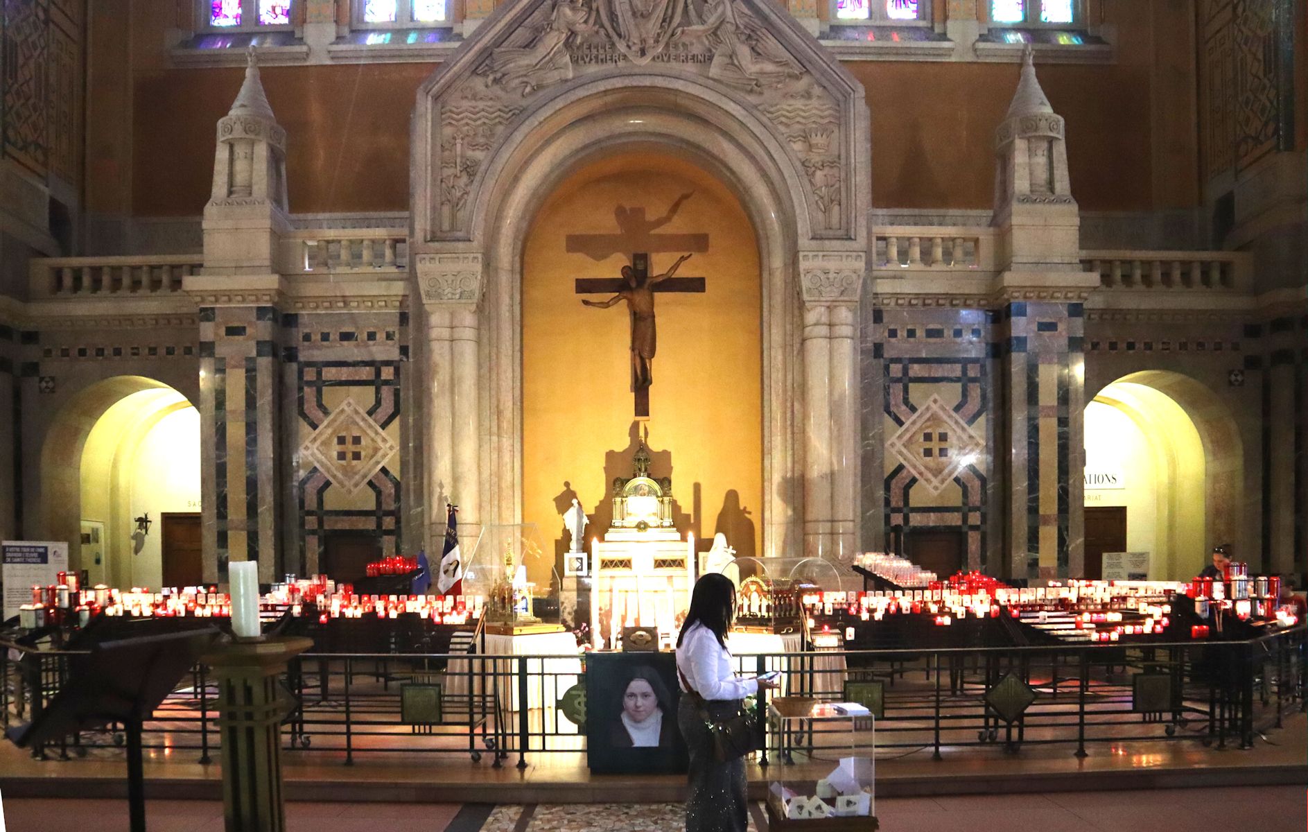Theresia-Kapelle mit Reliquie in der Basilika in Lisieux