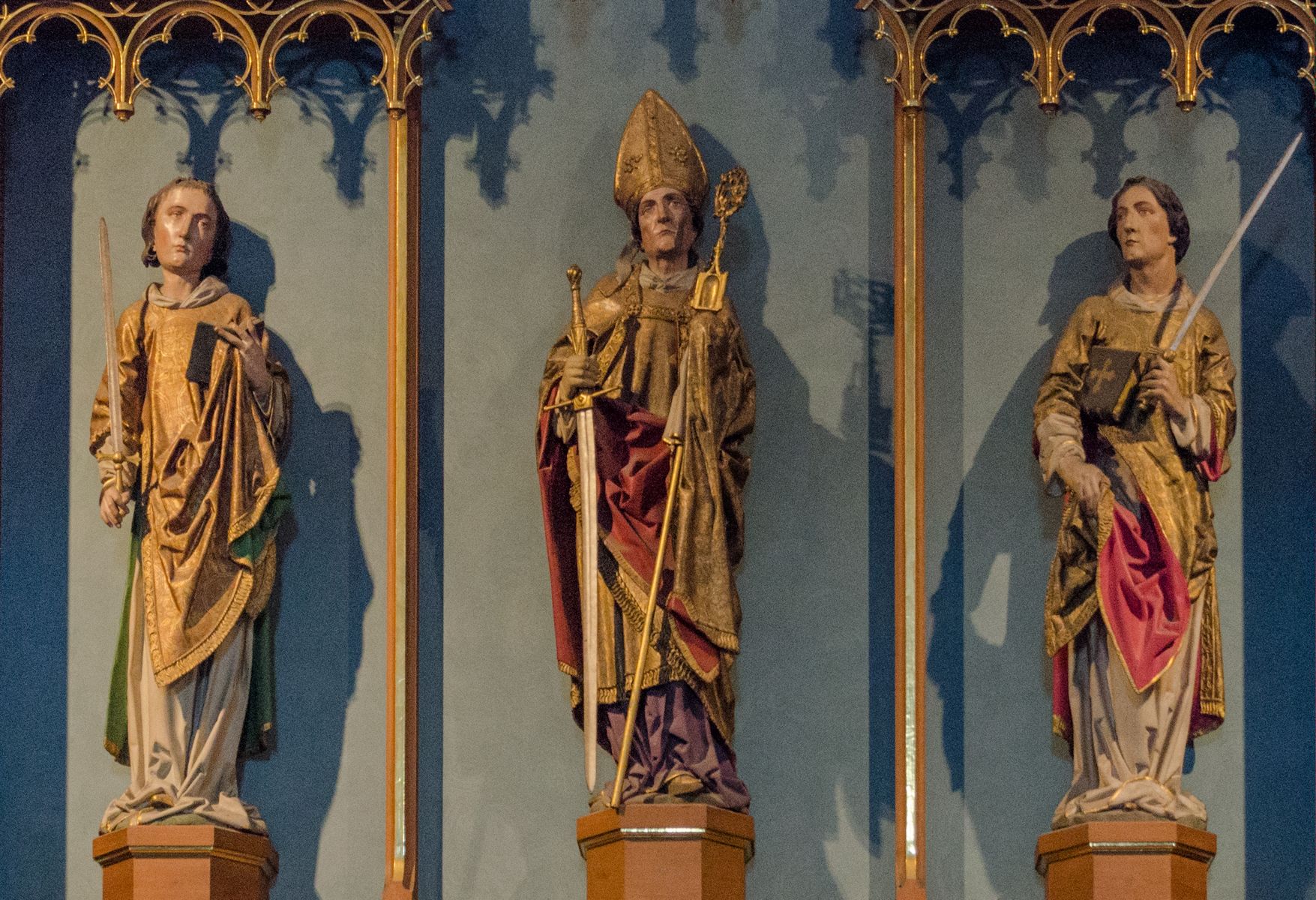 Tilman Riemenschneider: Totnan, Kolonat und Kilian, 1490, Altar in der Stadtpfarrkirche St. Kilian in Haßfurt in Unterfranken