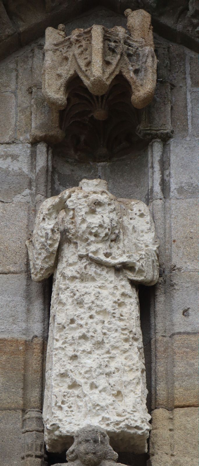 Statue, 16. Jahrhundert, an der Tremorius geweihten Kirche Saint-Trémeur in Carhaix-Plouguer