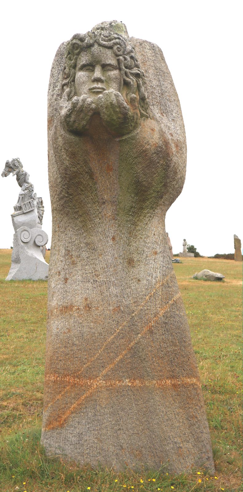 David Puech: Statue, 2012, im &bdquo;Vallée des Saints&rdquo; nahe Carnoët bei Saint-Brieuc