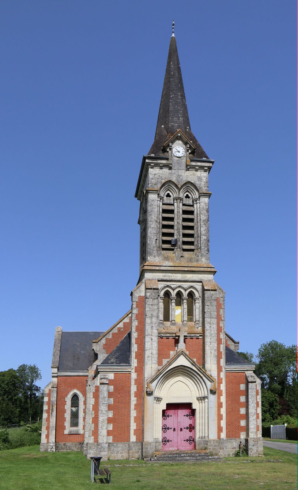 Kirche an der Stelle des ehemaligen Klosters Mont-Saint-Quentin in Péronne