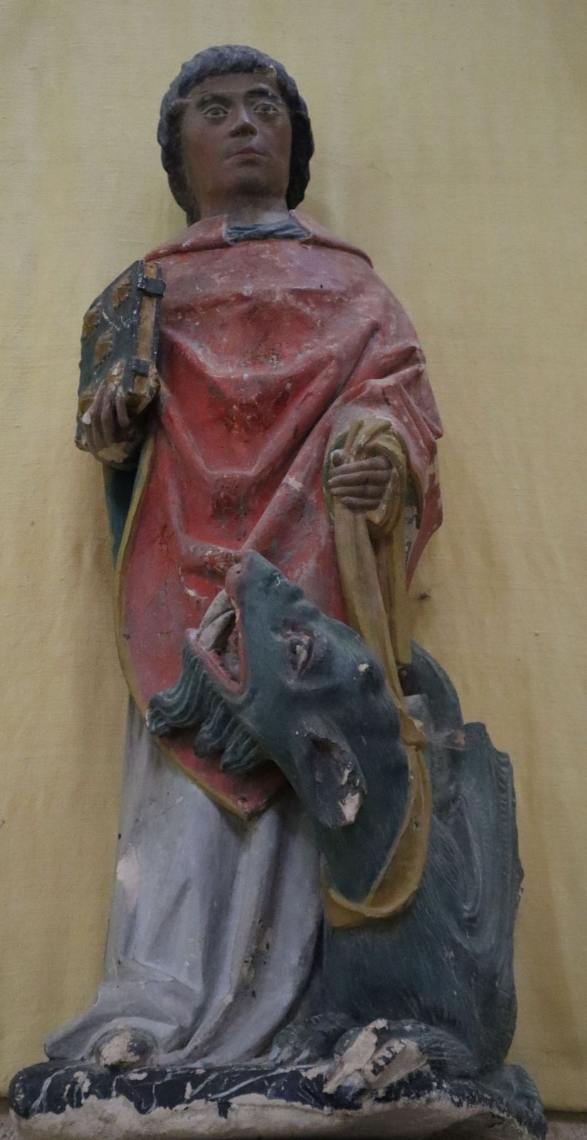 Statue: Vigor bekämpfte den Drachen, 15. Jahrhundert, in der Kirche Saint-Vigo in Cerisy-la-Forêt