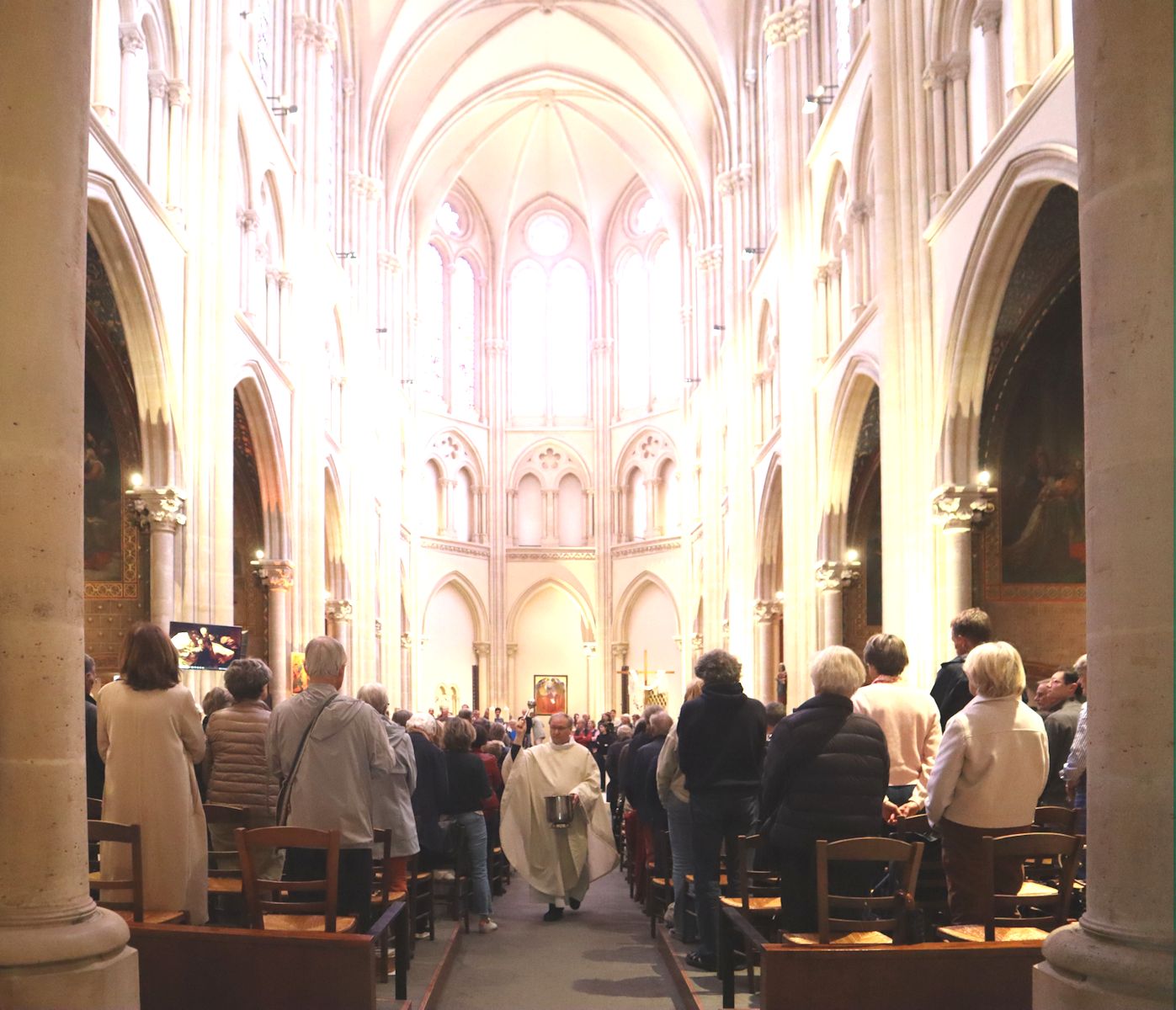 Messe in der Kirche Saint-Ignace in Paris
