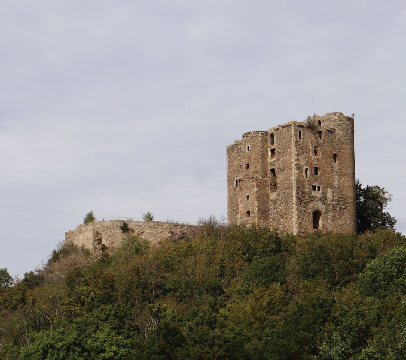 Ruine der Burg Arnstein nahe Harkerode