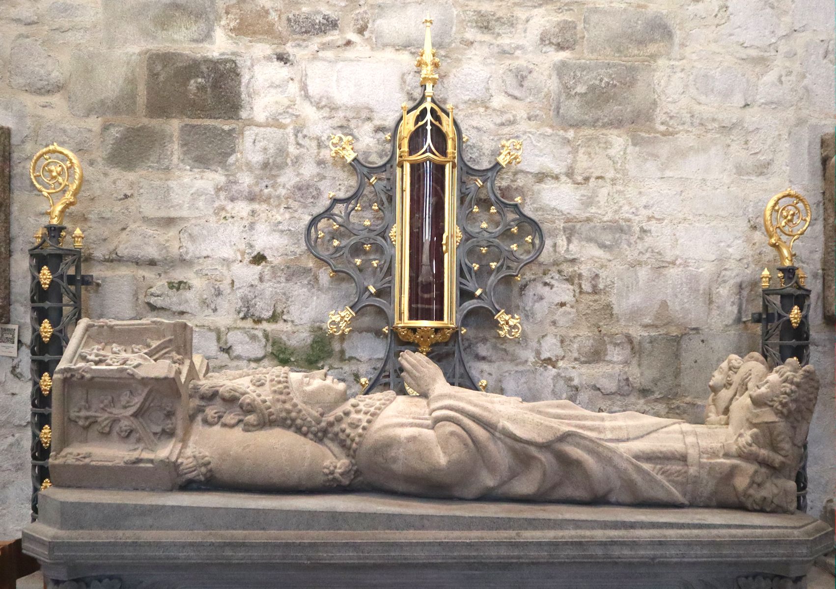 Wilhelms Grab und Reliquie in der Kathedrale in Saint-Brieuc