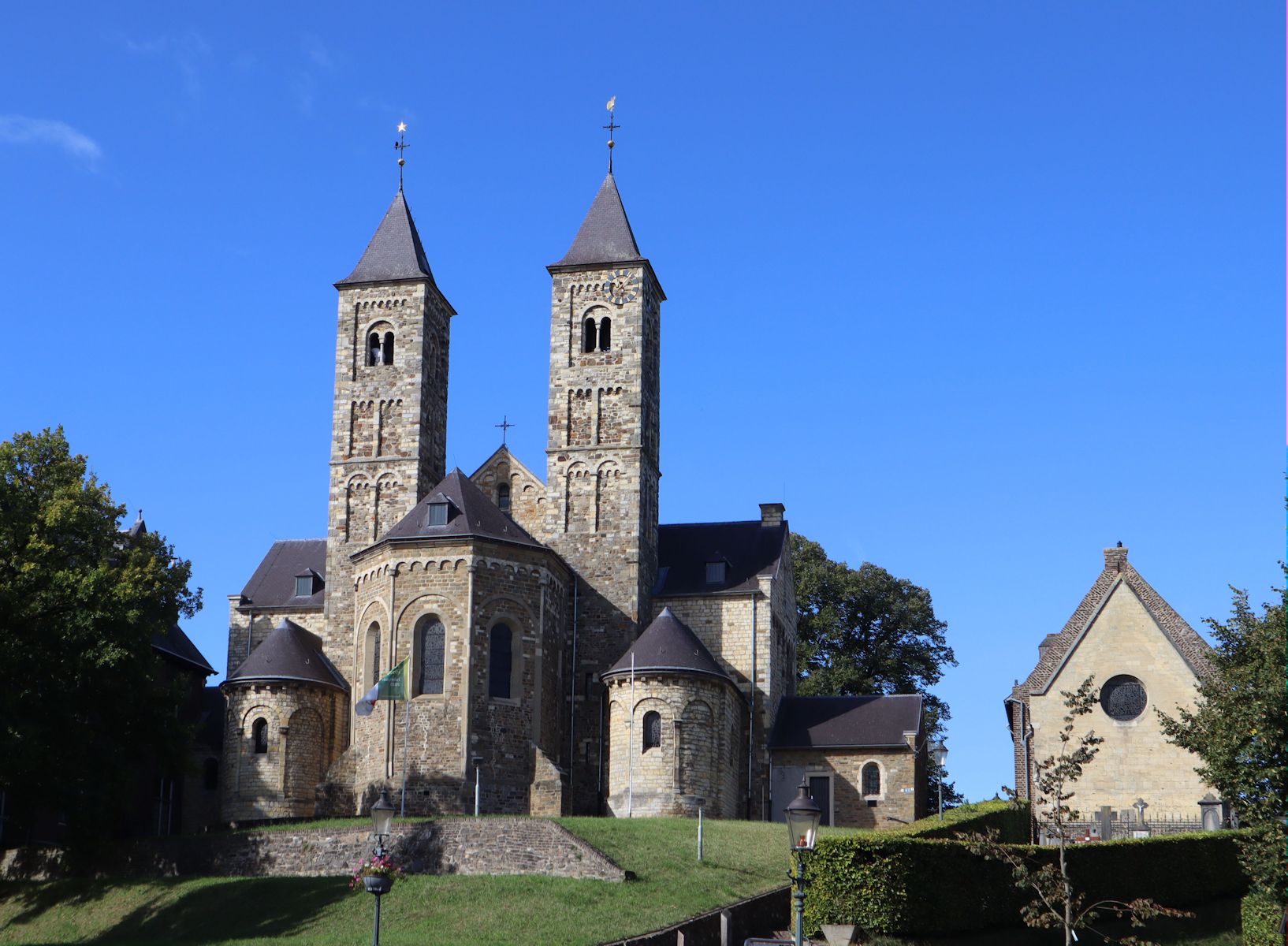 Kirche van de H.H. Wiro, Plechelmus en Otgerus in Sint Odilienberg